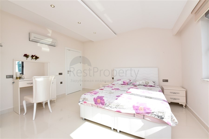 اطلالة بحر - دوبلكس فاخرة 3 غرف وصالة - ضمن مجمع بخدمات 5 نجوم - في كارجيجاك / الانيا 