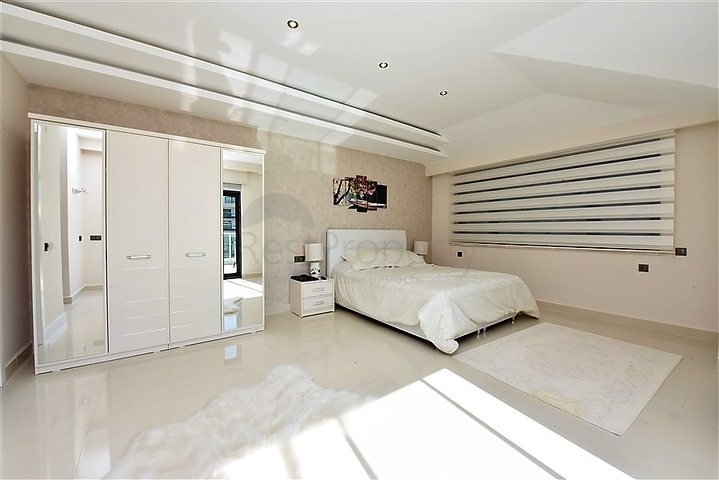 اطلالة بحر - دوبلكس فاخرة 3 غرف وصالة - ضمن مجمع بخدمات 5 نجوم - في كارجيجاك / الانيا 