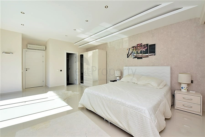 اطلالة بحر - دوبلكس فاخرة 3 غرف وصالة - ضمن مجمع بخدمات 5 نجوم - في كارجيجاك / الانيا 