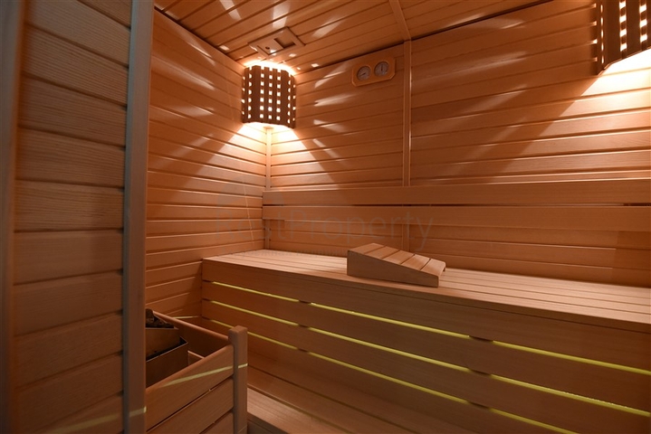 اطلالة بحر - دوبلكس فاخرة 3 غرف وصالة - ضمن مجمع بخدمات 5 نجوم - في كارجيجاك / الانيا 