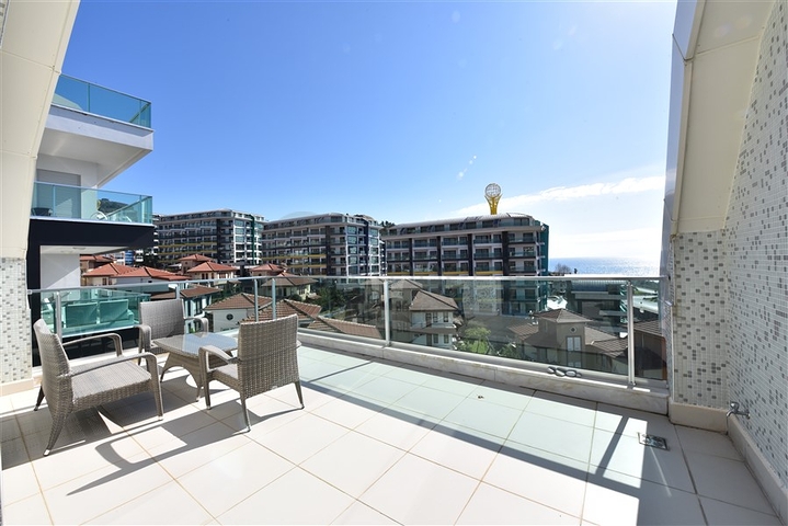 اطلالة بحر - دوبلكس فاخرة 3 غرف وصالة - ضمن مجمع بخدمات 5 نجوم - في كارجيجاك / الانيا 