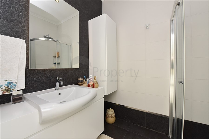 اطلالة بحر - دوبلكس فاخرة 3 غرف وصالة - ضمن مجمع بخدمات 5 نجوم - في كارجيجاك / الانيا 