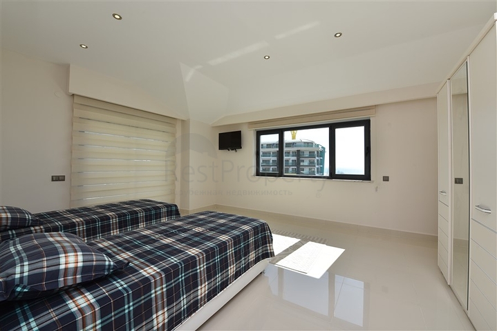 اطلالة بحر - دوبلكس فاخرة 3 غرف وصالة - ضمن مجمع بخدمات 5 نجوم - في كارجيجاك / الانيا 