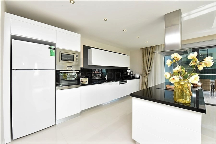 اطلالة بحر - دوبلكس فاخرة 3 غرف وصالة - ضمن مجمع بخدمات 5 نجوم - في كارجيجاك / الانيا 