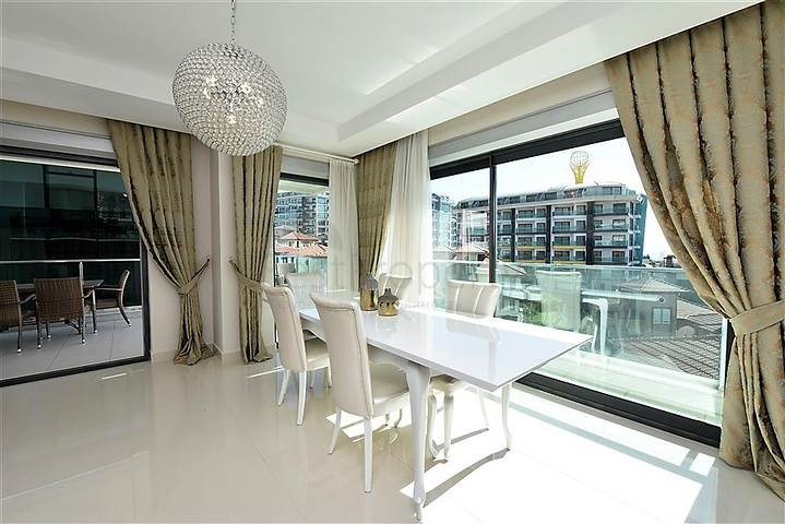 اطلالة بحر - دوبلكس فاخرة 3 غرف وصالة - ضمن مجمع بخدمات 5 نجوم - في كارجيجاك / الانيا 