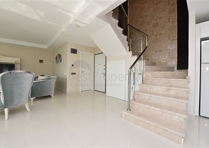 اطلالة بحر - دوبلكس فاخرة 3 غرف وصالة - ضمن مجمع بخدمات 5 نجوم - في كارجيجاك / الانيا 