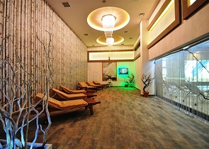 اطلالة بحر - دوبلكس فاخرة 3 غرف وصالة - ضمن مجمع بخدمات 5 نجوم - في كارجيجاك / الانيا 