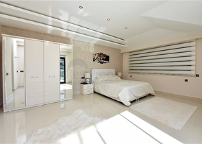 اطلالة بحر - دوبلكس فاخرة 3 غرف وصالة - ضمن مجمع بخدمات 5 نجوم - في كارجيجاك / الانيا 