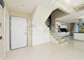 اطلالة بحر - دوبلكس فاخرة 3 غرف وصالة - ضمن مجمع بخدمات 5 نجوم - في كارجيجاك / الانيا 