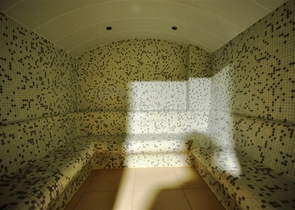 اطلالة بحر - دوبلكس فاخرة 3 غرف وصالة - ضمن مجمع بخدمات 5 نجوم - في كارجيجاك / الانيا 