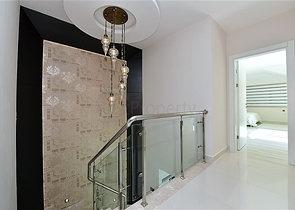 اطلالة بحر - دوبلكس فاخرة 3 غرف وصالة - ضمن مجمع بخدمات 5 نجوم - في كارجيجاك / الانيا 