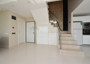 اطلالة بحر - دوبلكس فاخرة 3 غرف وصالة - ضمن مجمع بخدمات 5 نجوم - في كارجيجاك / الانيا 