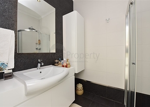 اطلالة بحر - دوبلكس فاخرة 3 غرف وصالة - ضمن مجمع بخدمات 5 نجوم - في كارجيجاك / الانيا 