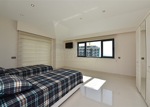 اطلالة بحر - دوبلكس فاخرة 3 غرف وصالة - ضمن مجمع بخدمات 5 نجوم - في كارجيجاك / الانيا 