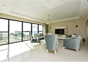 اطلالة بحر - دوبلكس فاخرة 3 غرف وصالة - ضمن مجمع بخدمات 5 نجوم - في كارجيجاك / الانيا 