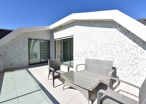 اطلالة بحر - دوبلكس فاخرة 3 غرف وصالة - ضمن مجمع بخدمات 5 نجوم - في كارجيجاك / الانيا 