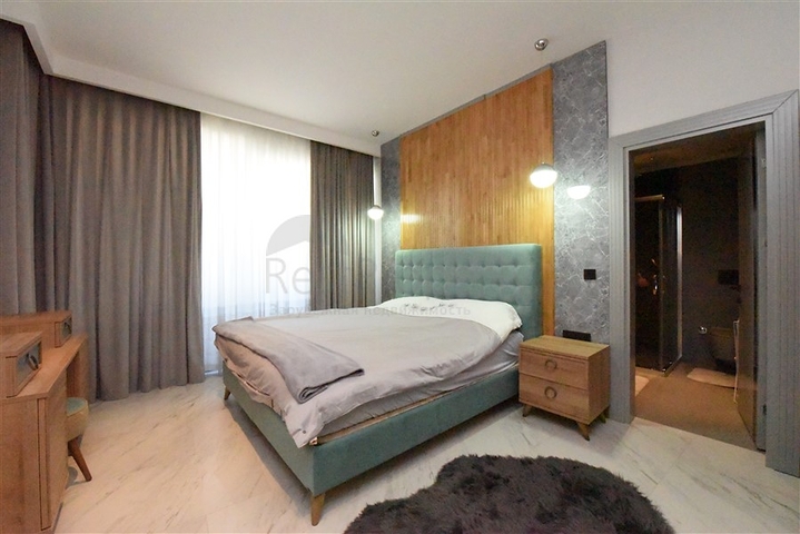 صف اول على البحر - شقة فاخرة غرفتين وصالة -ضمن مجمع 5 نجوم في كارجيجاك / الانيا 