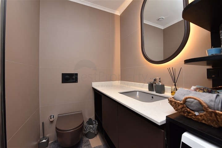 صف اول على البحر - شقة فاخرة غرفتين وصالة -ضمن مجمع 5 نجوم في كارجيجاك / الانيا 