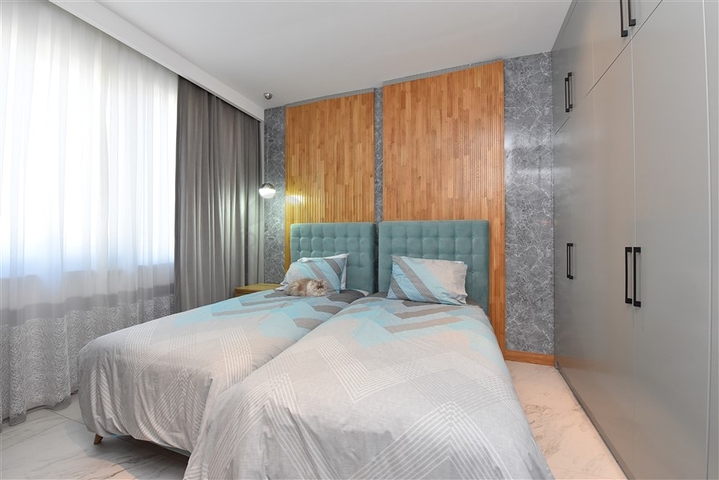 صف اول على البحر - شقة فاخرة غرفتين وصالة -ضمن مجمع 5 نجوم في كارجيجاك / الانيا 