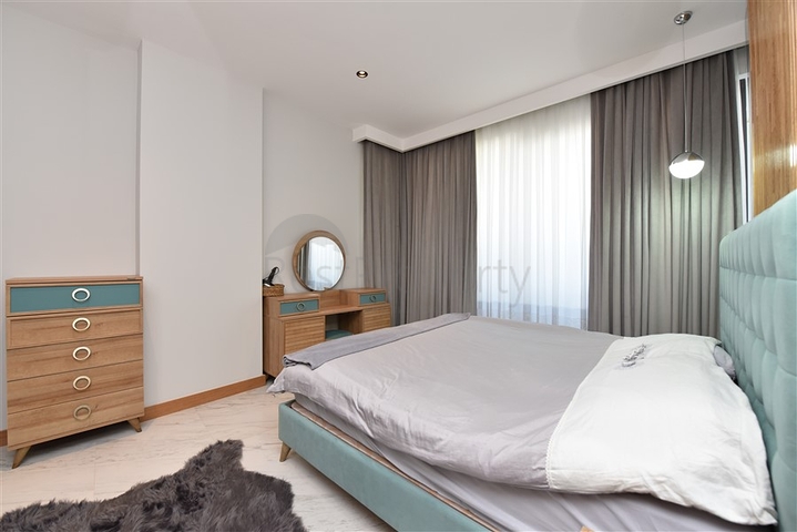 صف اول على البحر - شقة فاخرة غرفتين وصالة -ضمن مجمع 5 نجوم في كارجيجاك / الانيا 