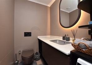 صف اول على البحر - شقة فاخرة غرفتين وصالة -ضمن مجمع 5 نجوم في كارجيجاك / الانيا 