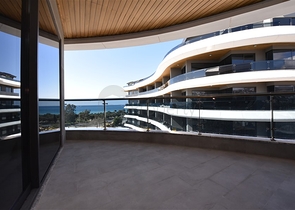 صف اول على البحر - شقة فاخرة غرفتين وصالة -ضمن مجمع 5 نجوم في كارجيجاك / الانيا 