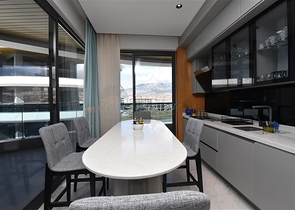 صف اول على البحر - شقة فاخرة غرفتين وصالة -ضمن مجمع 5 نجوم في كارجيجاك / الانيا 