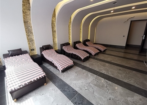 شقة غرفتين وصالة مفروشة -ضمن مجمع سكني حديث -في مركز الانيا 