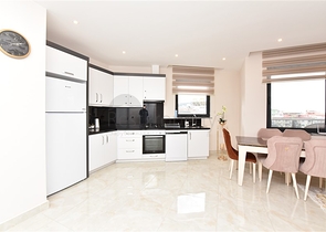 شقة غرفتين وصالة مفروشة -ضمن مجمع سكني حديث -في مركز الانيا 