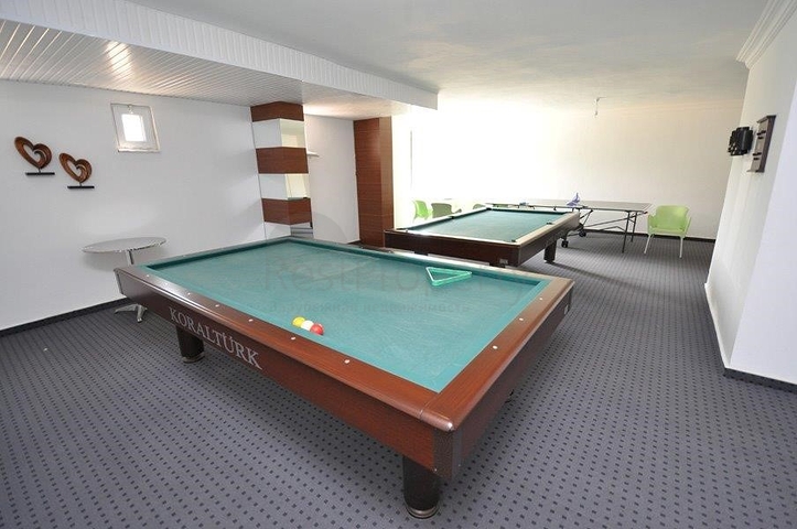 اطلالة بحر وقلعة - شقة غرفة وصالة واسعة -ضمن مجمع سكني في جيكجلي / الانيا 