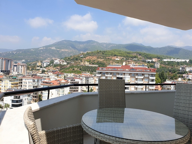 اطلالة بحر وقلعة - شقة غرفة وصالة واسعة -ضمن مجمع سكني في جيكجلي / الانيا 