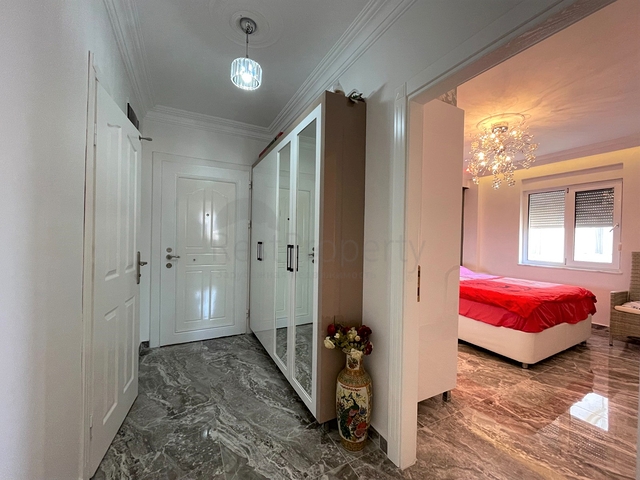 اطلالة بحر وقلعة - شقة غرفة وصالة واسعة -ضمن مجمع سكني في جيكجلي / الانيا 