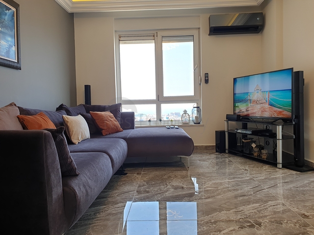 اطلالة بحر وقلعة - شقة غرفة وصالة واسعة -ضمن مجمع سكني في جيكجلي / الانيا 