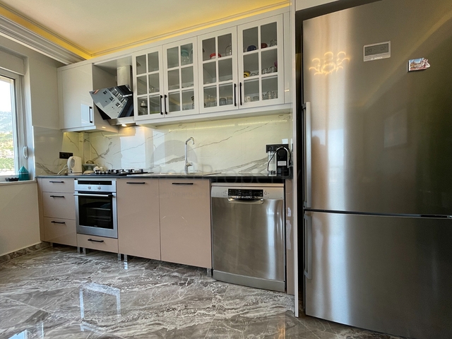 اطلالة بحر وقلعة - شقة غرفة وصالة واسعة -ضمن مجمع سكني في جيكجلي / الانيا 