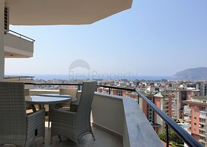 اطلالة بحر وقلعة - شقة غرفة وصالة واسعة -ضمن مجمع سكني في جيكجلي / الانيا 