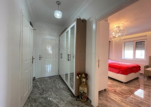 اطلالة بحر وقلعة - شقة غرفة وصالة واسعة -ضمن مجمع سكني في جيكجلي / الانيا 