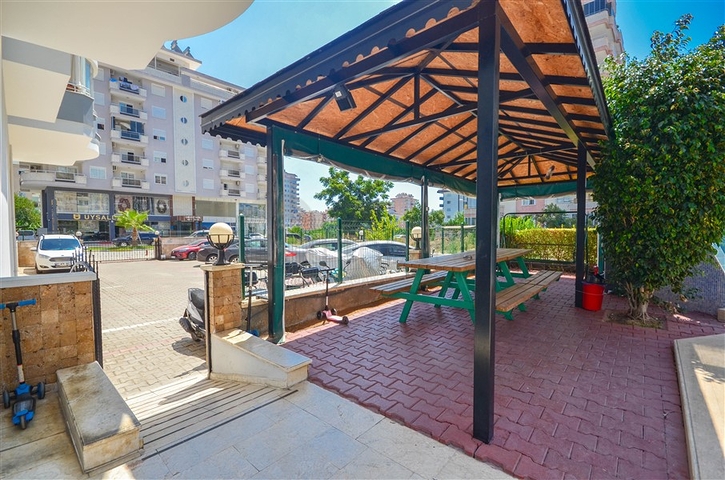 قريبة من البحر والخدمات - شقة غرفتين وصالة في محمودلار / الانيا 