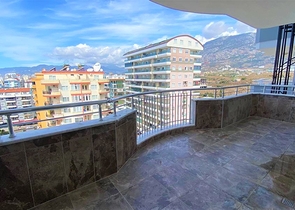 قريبة من البحر والخدمات - شقة غرفتين وصالة في محمودلار / الانيا 