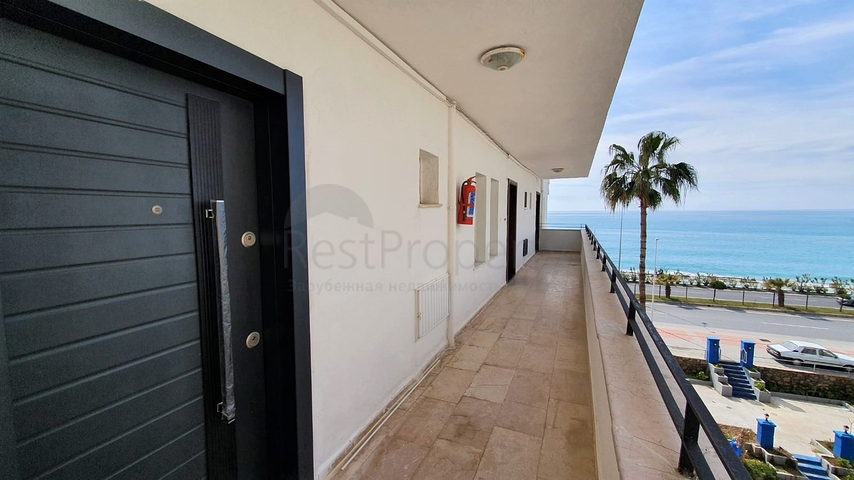 شقة صف اول على البحر - تصميم غرفتين وصالة مفروشة -في محمودلار / الانيا 