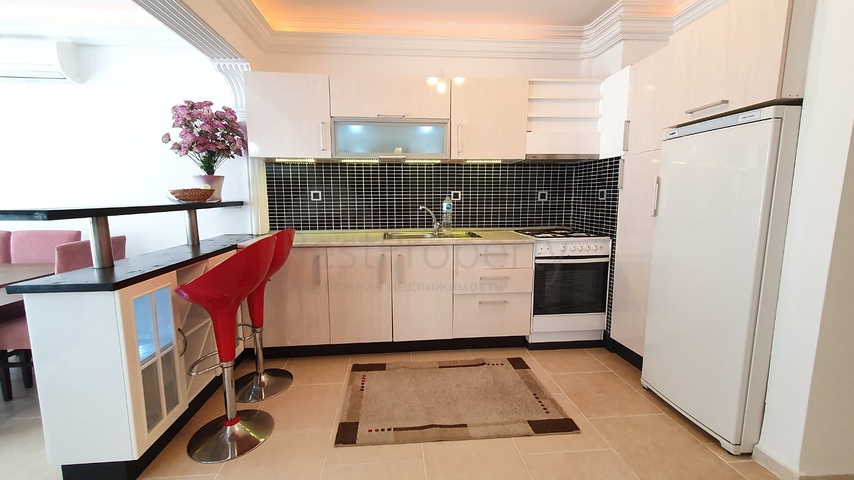 شقة صف اول على البحر - تصميم غرفتين وصالة مفروشة -في محمودلار / الانيا 