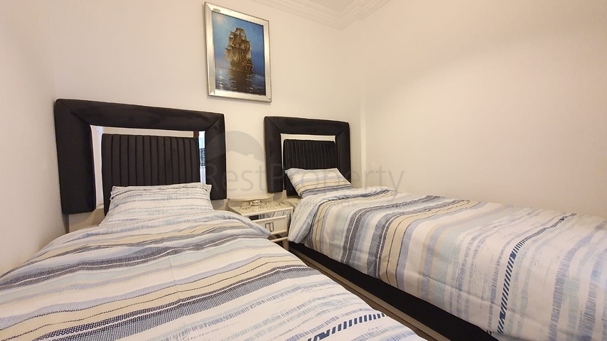 شقة صف اول على البحر - تصميم غرفتين وصالة مفروشة -في محمودلار / الانيا 