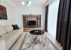 شقة صف اول على البحر - تصميم غرفتين وصالة مفروشة -في محمودلار / الانيا 