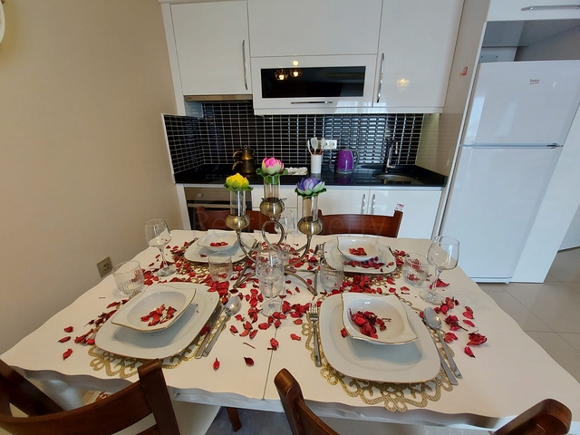 اطلالة بحر -شقة غرفة وصالة مفروشة -في محمودلار/ الانيا 