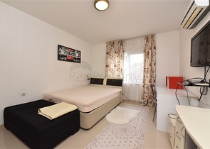 تبعد عن شاطئ كليوباترا 100 متر فقط - شقة مفروشة غرفة وصالة ضمن مجمع سكني في مركز الانيا