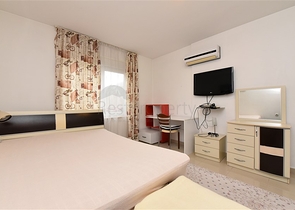 تبعد عن شاطئ كليوباترا 100 متر فقط - شقة مفروشة غرفة وصالة ضمن مجمع سكني في مركز الانيا