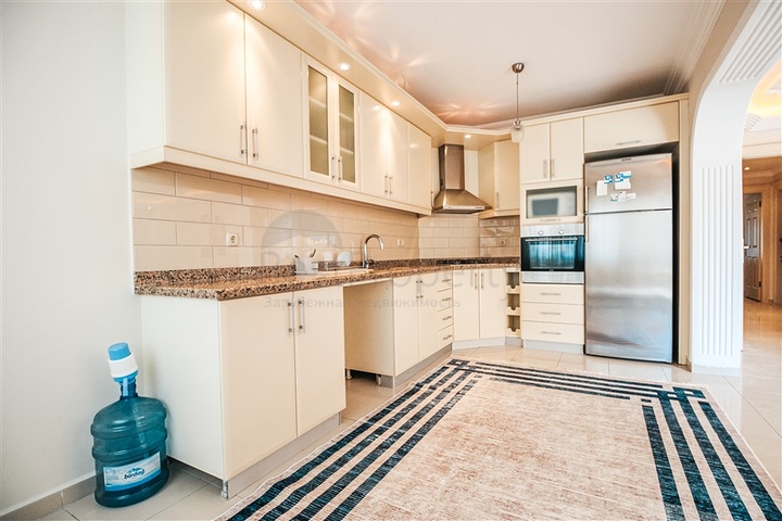 اطلالة جبلية -شقة غرفتين وصالة مفروشة -ضمن مجمع سكني في محمودلار / الانيا 