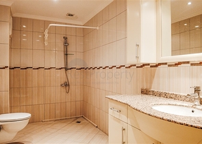 اطلالة جبلية -شقة غرفتين وصالة مفروشة -ضمن مجمع سكني في محمودلار / الانيا 