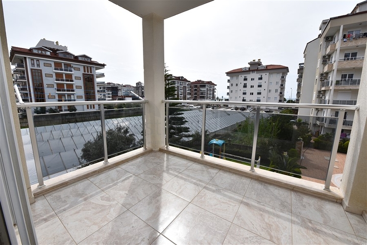 شقة غرفة وصالة مفروشة - ضمن مجمع سكني في كاستل / الانيا 