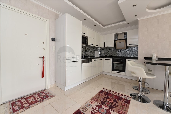 شقة غرفة وصالة مفروشة - ضمن مجمع سكني في كاستل / الانيا 