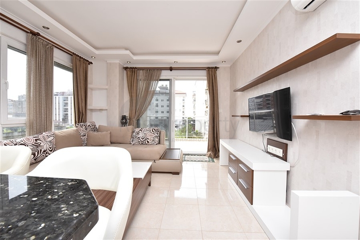 شقة غرفة وصالة مفروشة - ضمن مجمع سكني في كاستل / الانيا 